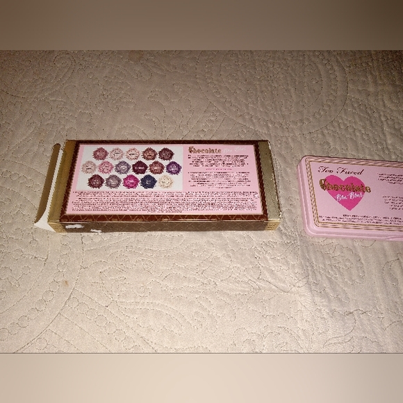 Too Faced Chocolate Bon Bons Eyeshadow Palette NWT - Picture 4 of 10